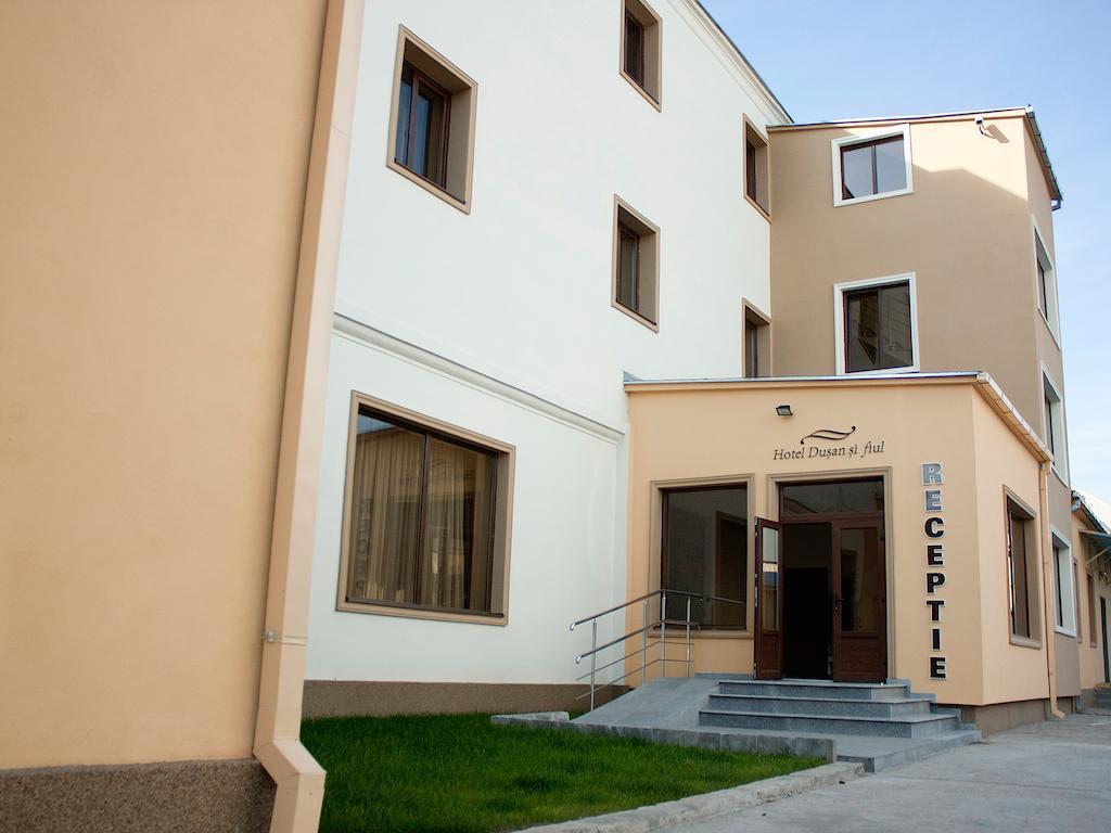 Hotel Dusan Si Fiul Resita Nord Экстерьер фото